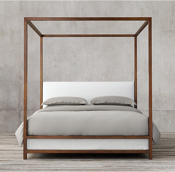a king size canopy bed